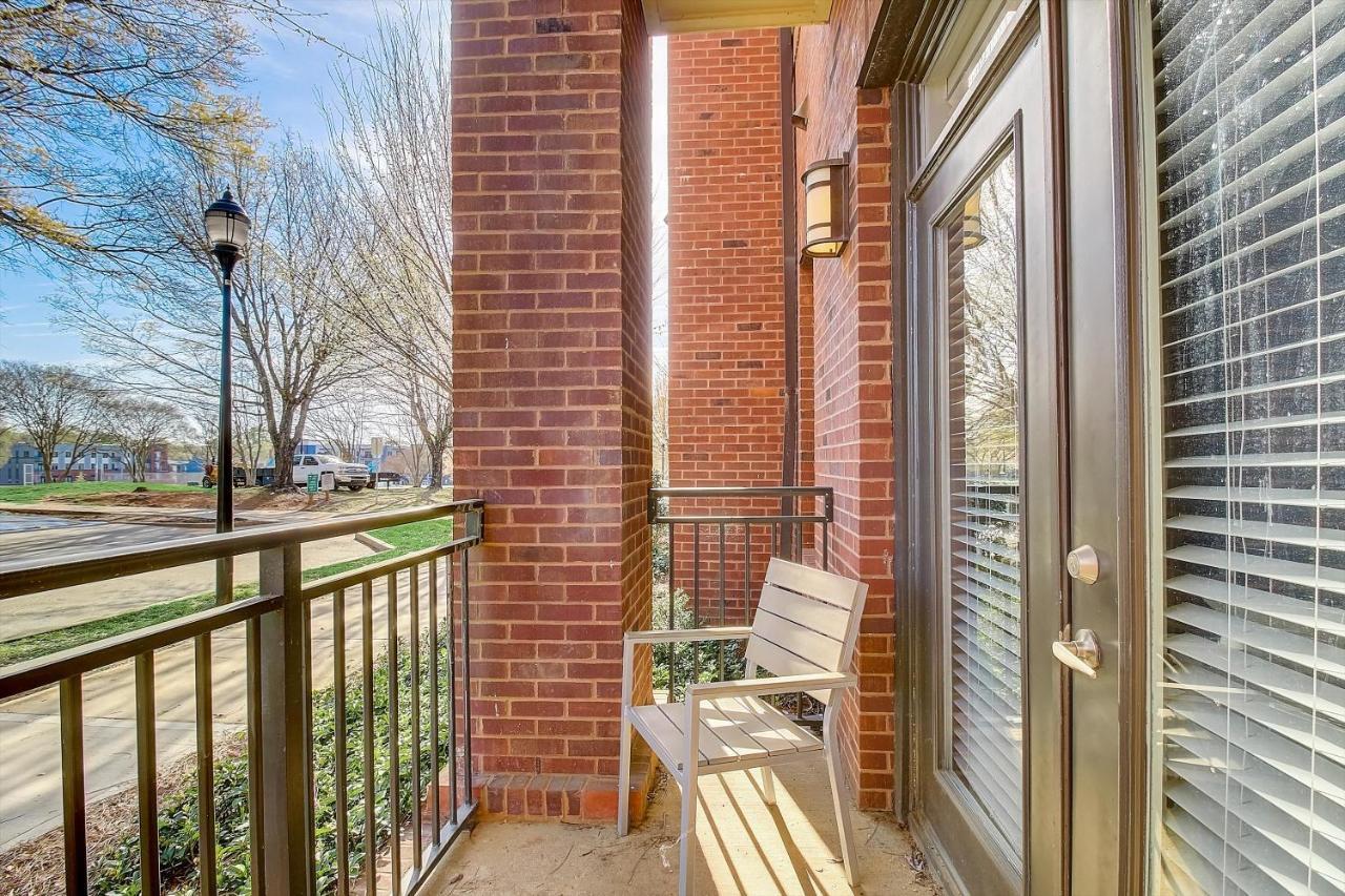 Frontdesk Village At Commonwealth Apts Plaza Midwood Charlotte Bilik gambar